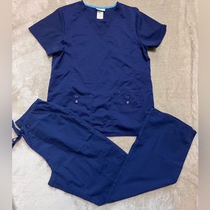 Scrub set